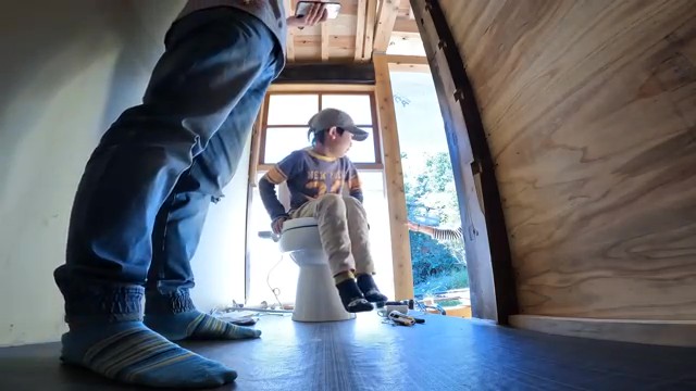 トイレや浴室も自分たちで作りました