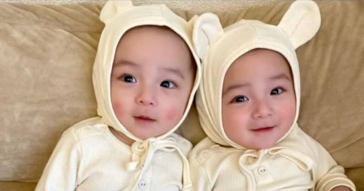 「いや、顔整いすぎだろ」と話題になった双子赤ちゃん→3年後……　予想を上回る“現在の姿”に驚き「モテ確定すぎる」 | 育児 ねとらぼ