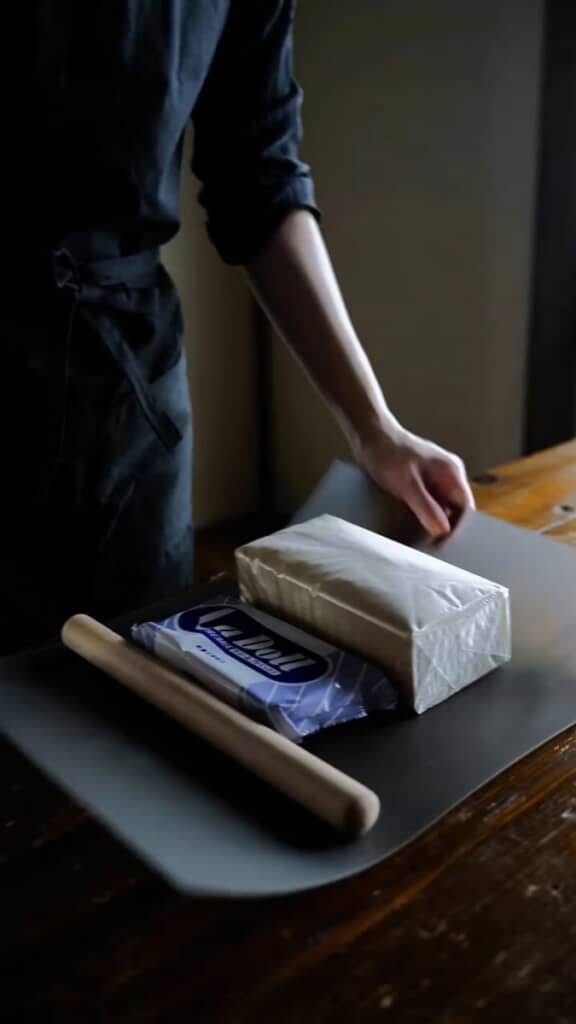 用意したのは粘土や棒など