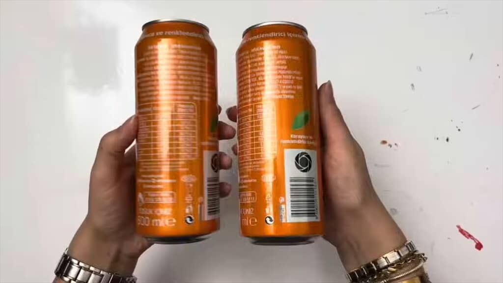 空き缶でキャンドルホルダーを作るアイデア