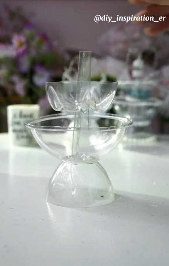 まずは全体の形状を作り上げます