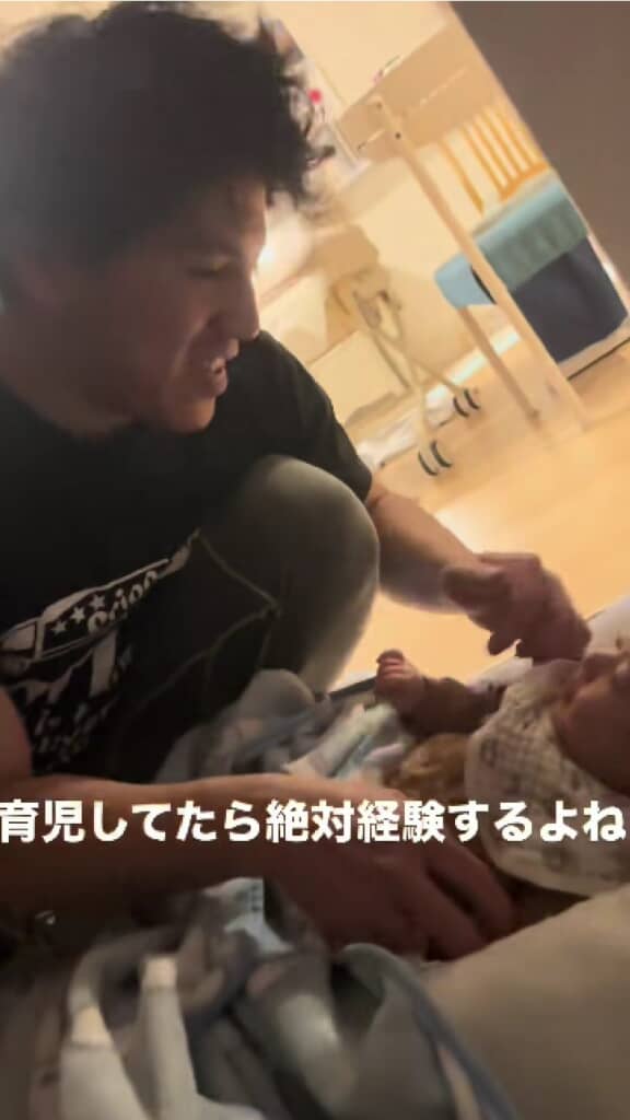 ぱっちり目が開いている息子