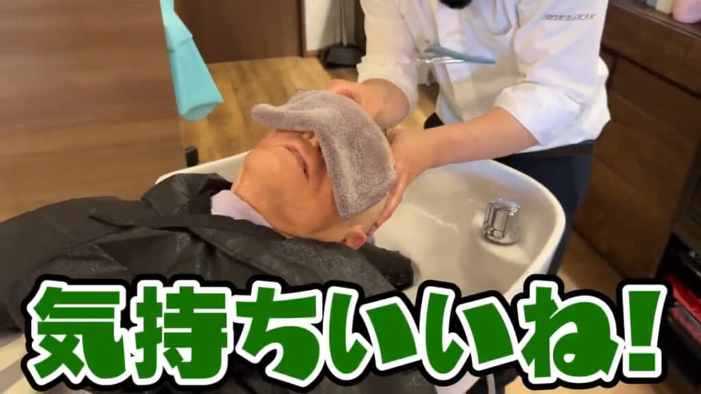 かなりリラックスした様子のパパさん