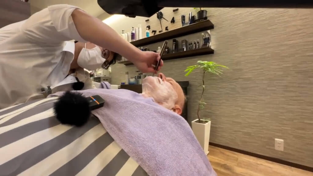 丁寧な顔剃りで顔周りもスッキリ