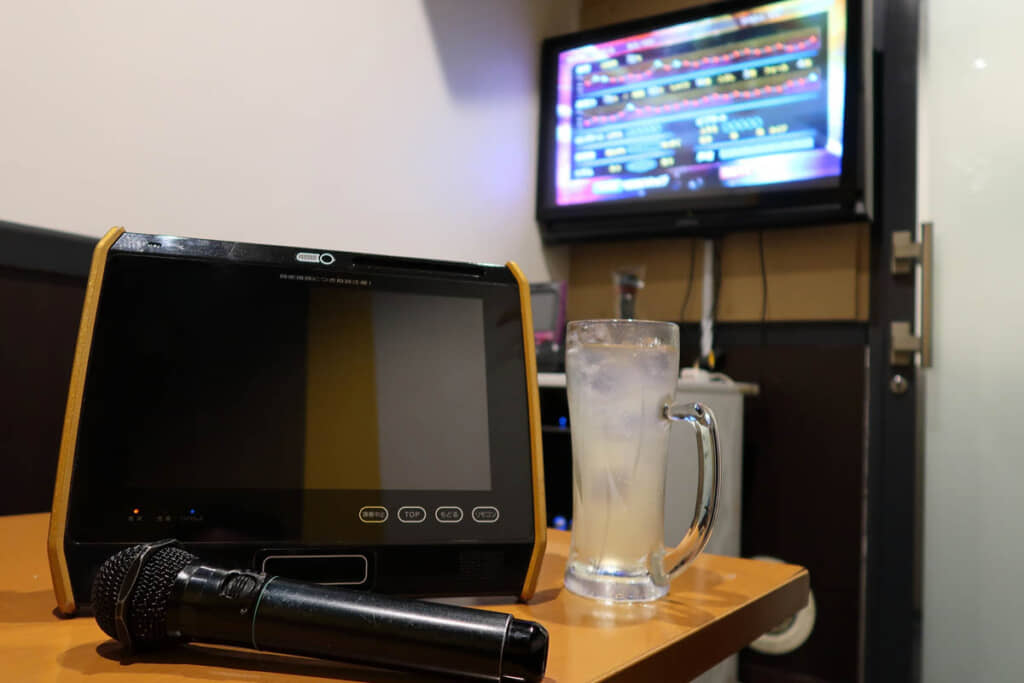 ひとりだし、手狭な部屋に通されると思うじゃん……？