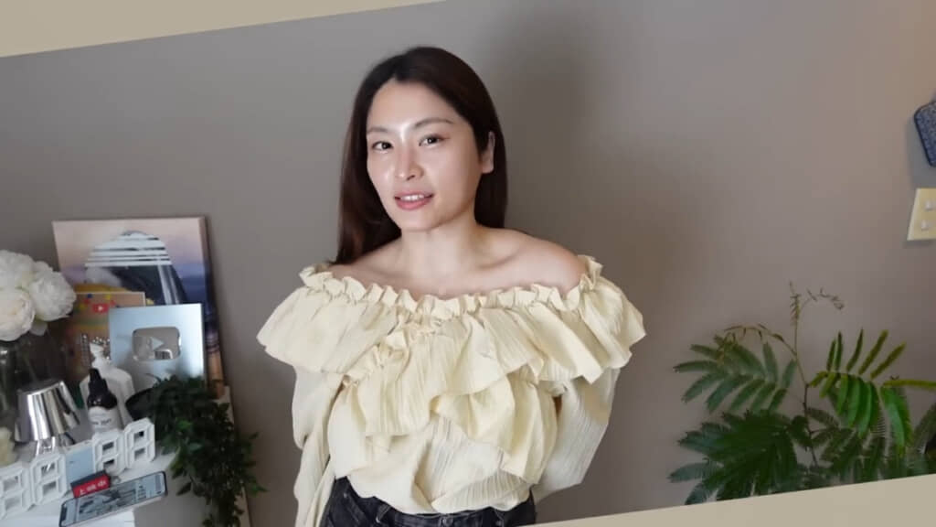 オフショルで着るとこんな感じに