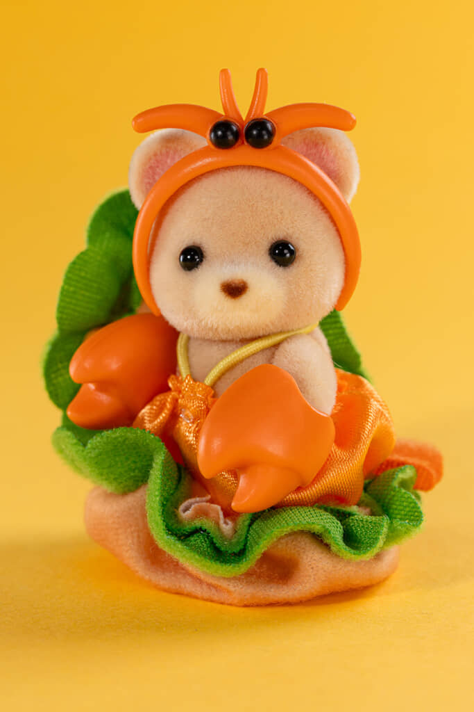 エビ衣装の赤ちゃんに着せればエビバーガーに