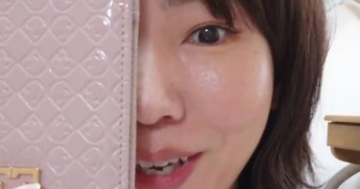 顔の半分はかわいい系メイク→もう半分は……　「なんでやねん！」予想外の仕上がりに「笑ってもうた」「志村か！」 | 美容 ねとらぼ