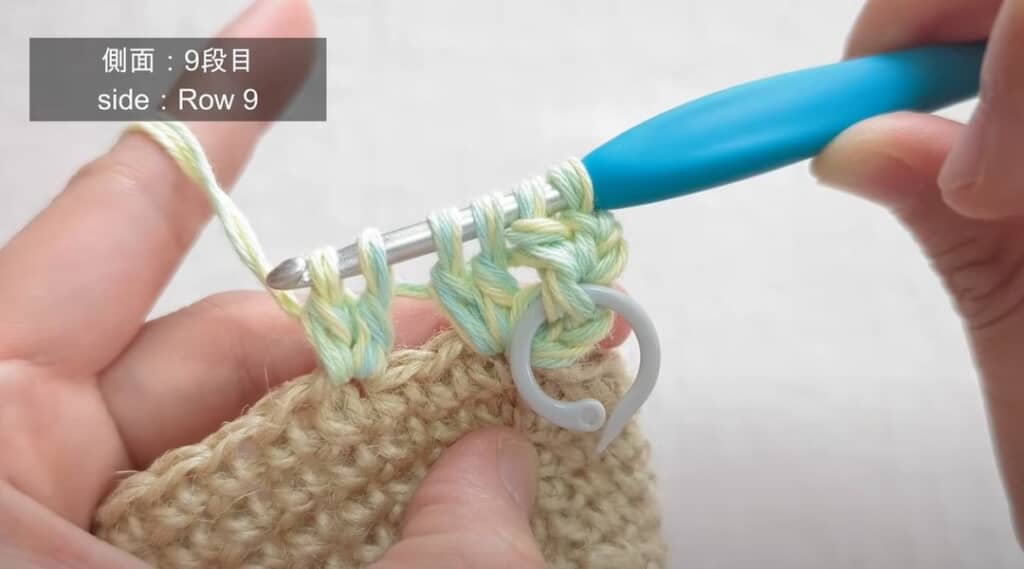 側面：9段目　針に6本の糸がかかっている状態