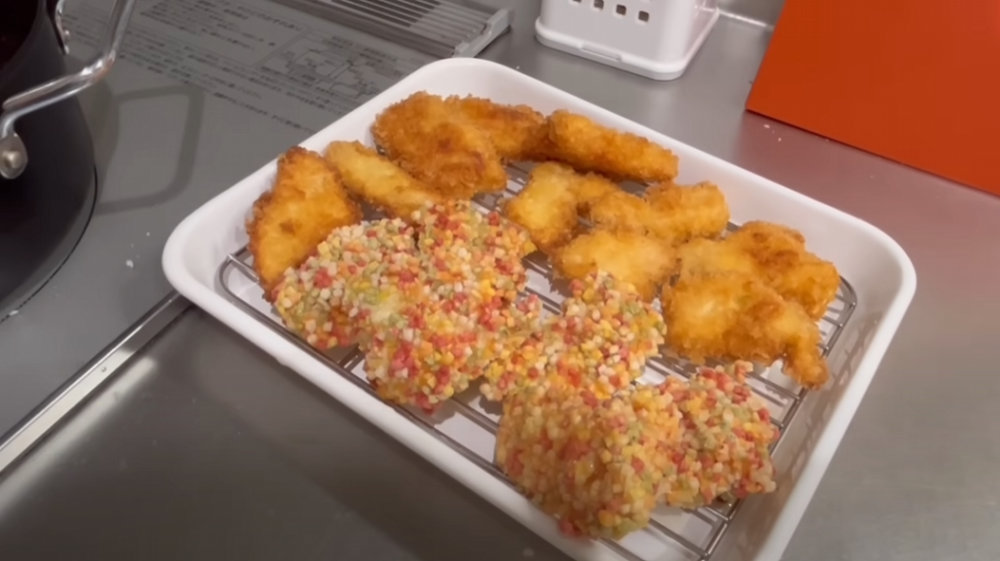 ささみカツとカラフルなぶぶあられカツが完成