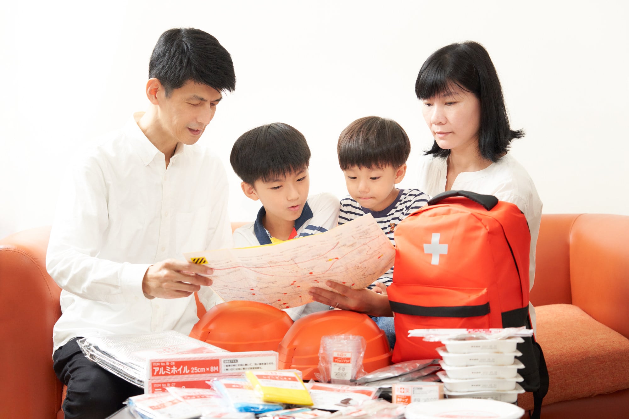 【防災グッズ】買って良かった頼れる6品！　大雨・洪水による災害に備える「防災リュック」「バッテリー」などを紹介！（1/2） | ライフ ねとらぼリサーチ