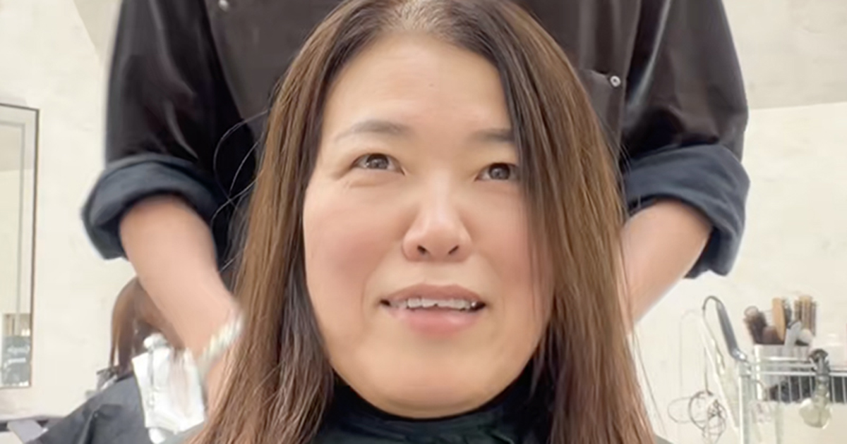 美容師の息子に“丸投げ”の母、お任せヘアカットで「うわー変わった」　激変の仕上がりに「若返った～」「親孝行や」（1/2） | 美容 ねとらぼ