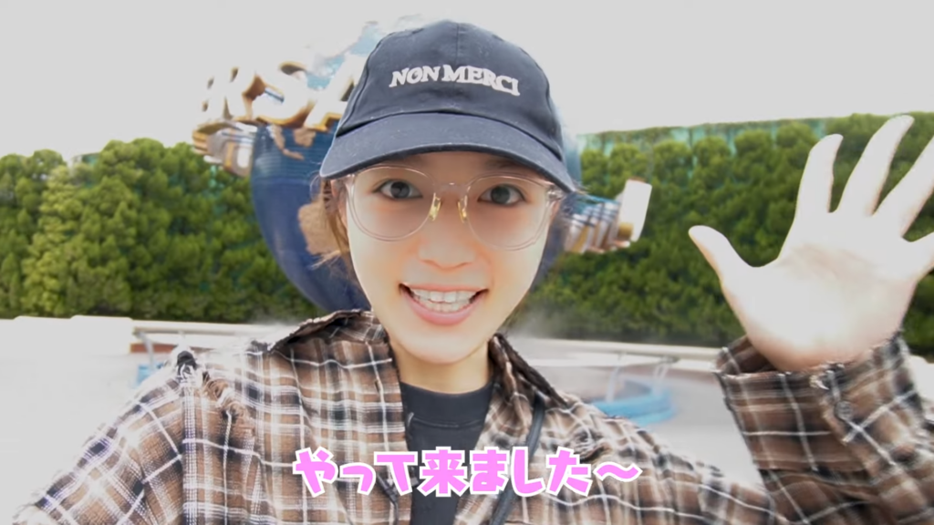 初めてUSJに訪れた川口春奈