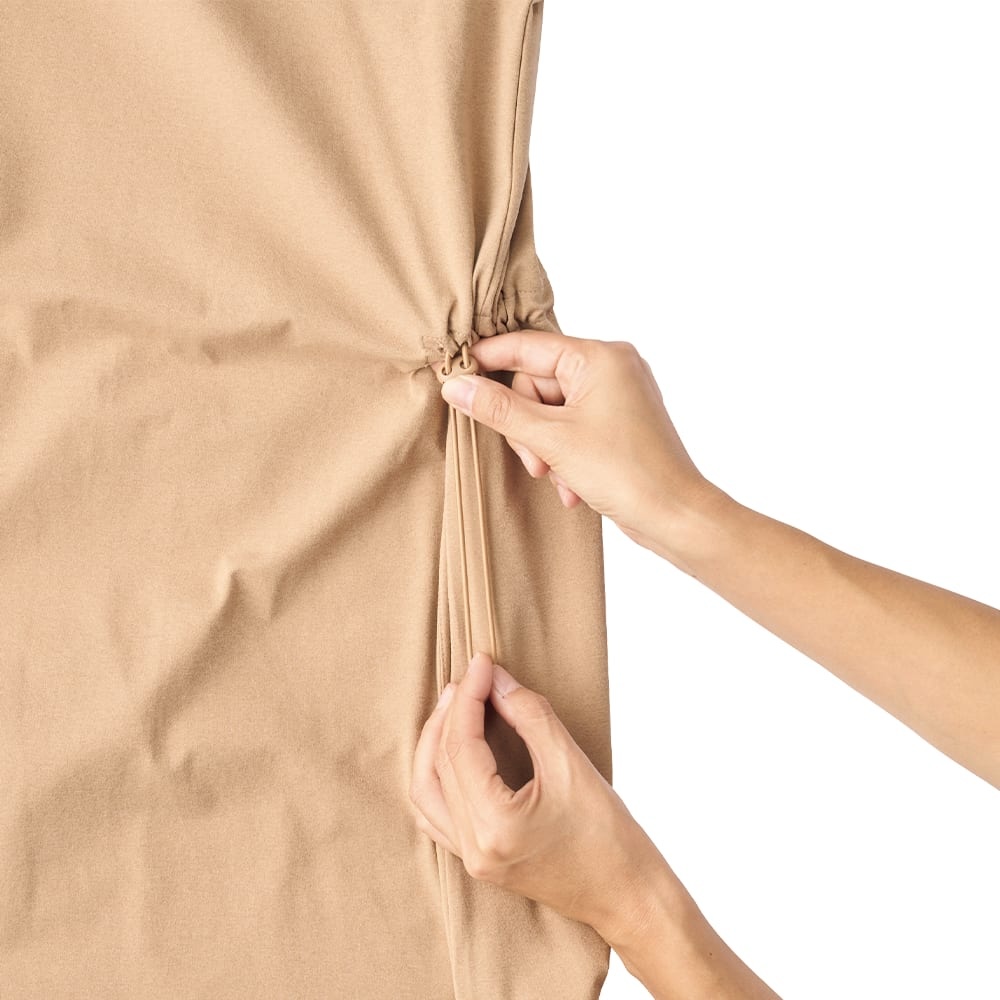 袖とウエストにはドロスト付き