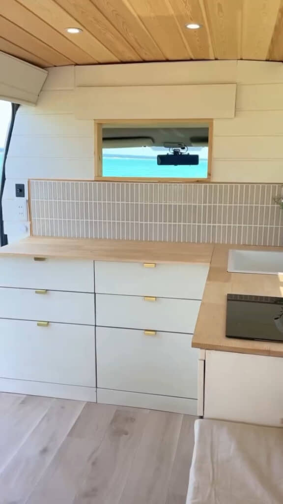 おしゃれすぎる車内！