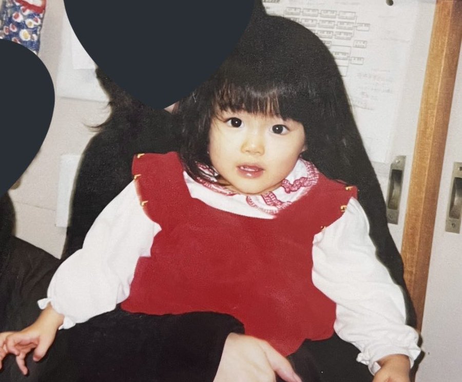 2歳のころの写真。すでに面影がある……？