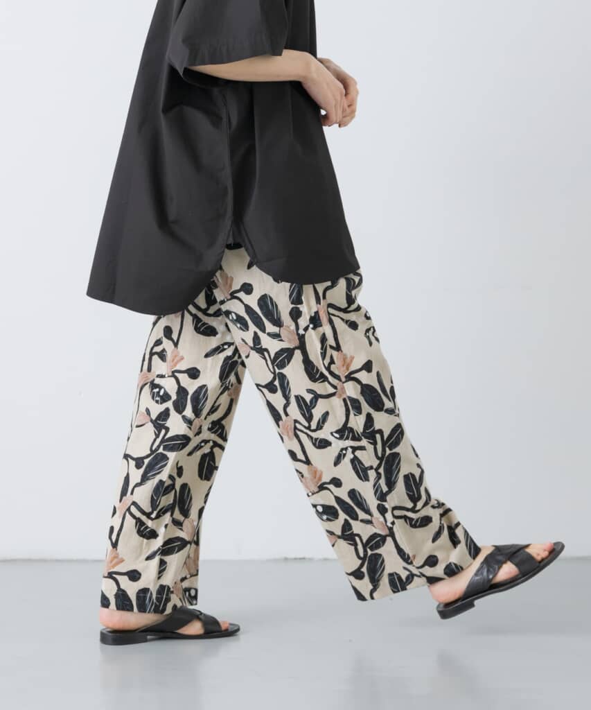 【美品】かぐれ　アーバンリサーチ　パンツ 新品タグ付◇ プリーツワンピース チャコール かぐれ アーバン