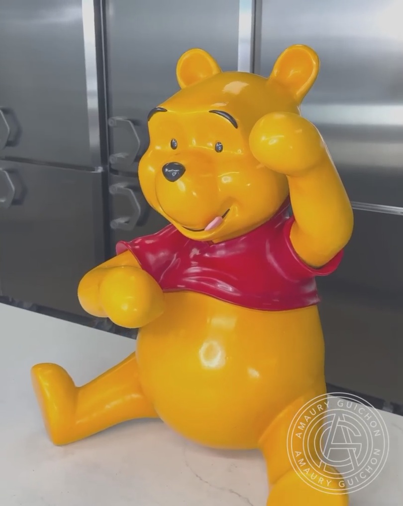 でっかいプーさんのオブジェ→よ～く見ると…… 脳がバグる