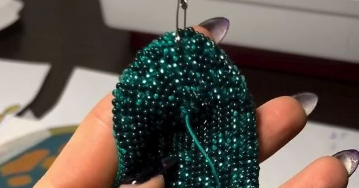 極小ビーズを立体的につなげていくと……　「まじ？」完成した“生き物”に驚き「本物かと思った」【海外】 | ライフスタイル ねとらぼ