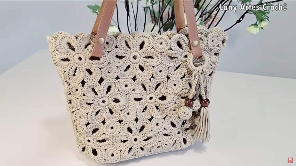 おしゃれな透かし柄フラワーバッグの出来上がり