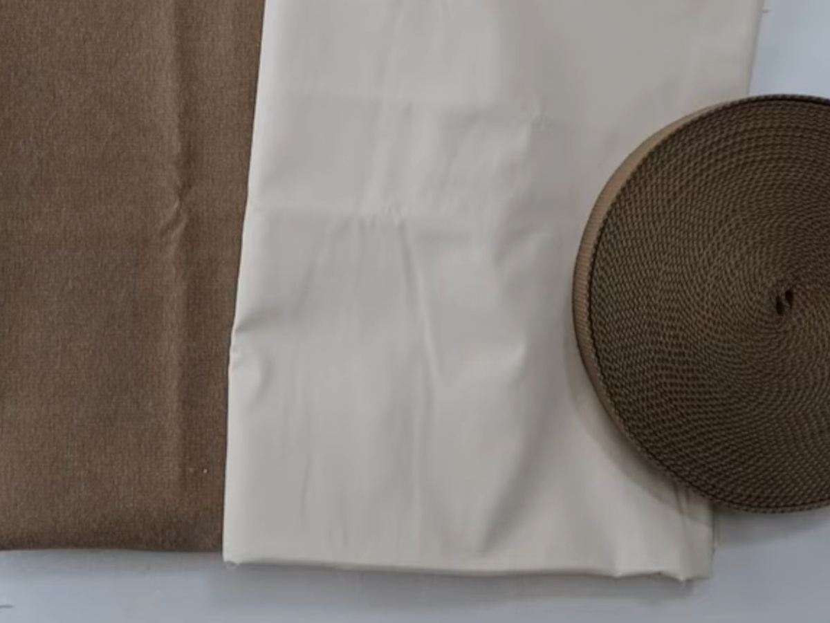 2種類の大きな布、リボンのような形に切って縫い合わせると……　“売りものレベルの仕上がり”に反響　「本当にステキ」「作ってみます」【海外】（1/2） | ライフハック ねとらぼ