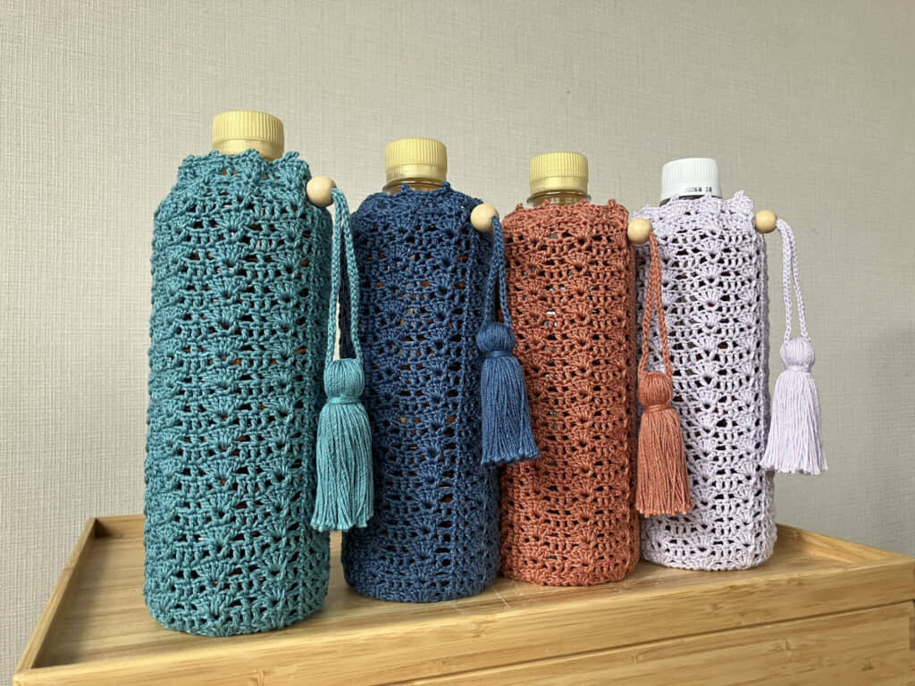 話題になった手編みの「ペットボトルホルダー」
