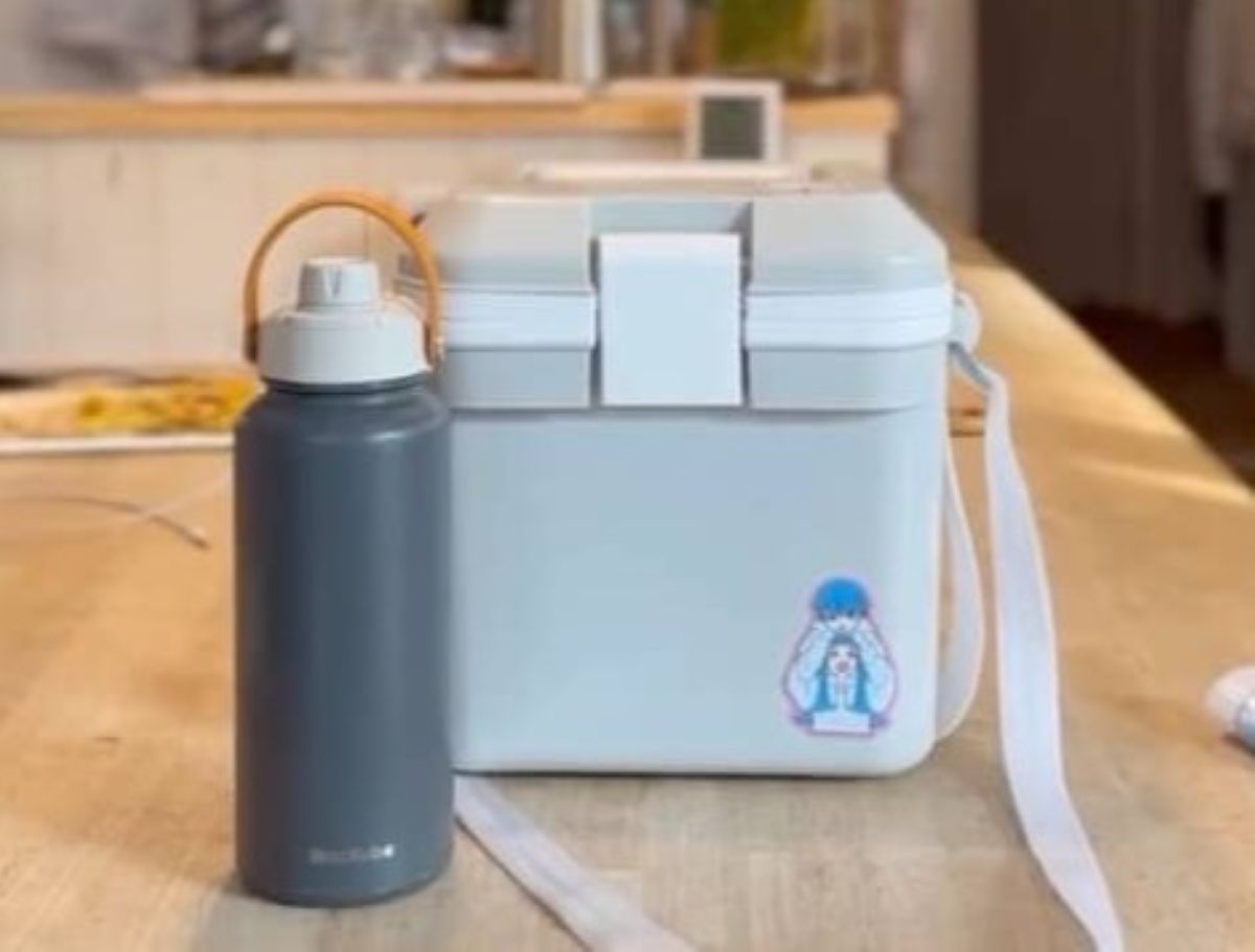 午前4時58分、母が中2娘に“クーラーボックス弁当”を作ったら……「玉手箱やーん！」 特大ボリュームの仕上がりに反響「愛を感じます」（1/3） | 育児 ねとらぼ