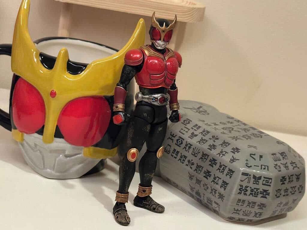 左のカップが話題のグッズ。ある問題にお気づきでしょうか……？