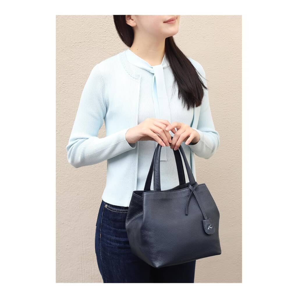 キタムラシュリンクレザーフォルムチェンジハンドバッグB5サイズ対応 キタムラ】シュリンクレザーB5サイズ対応フォルムチェンジ