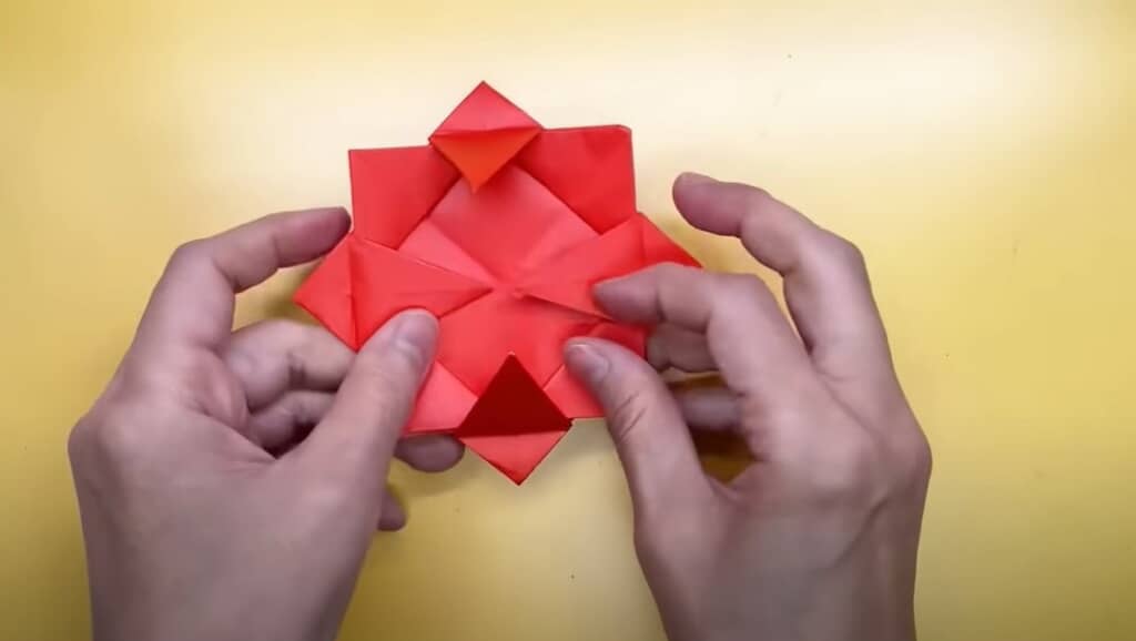 内側に折ります