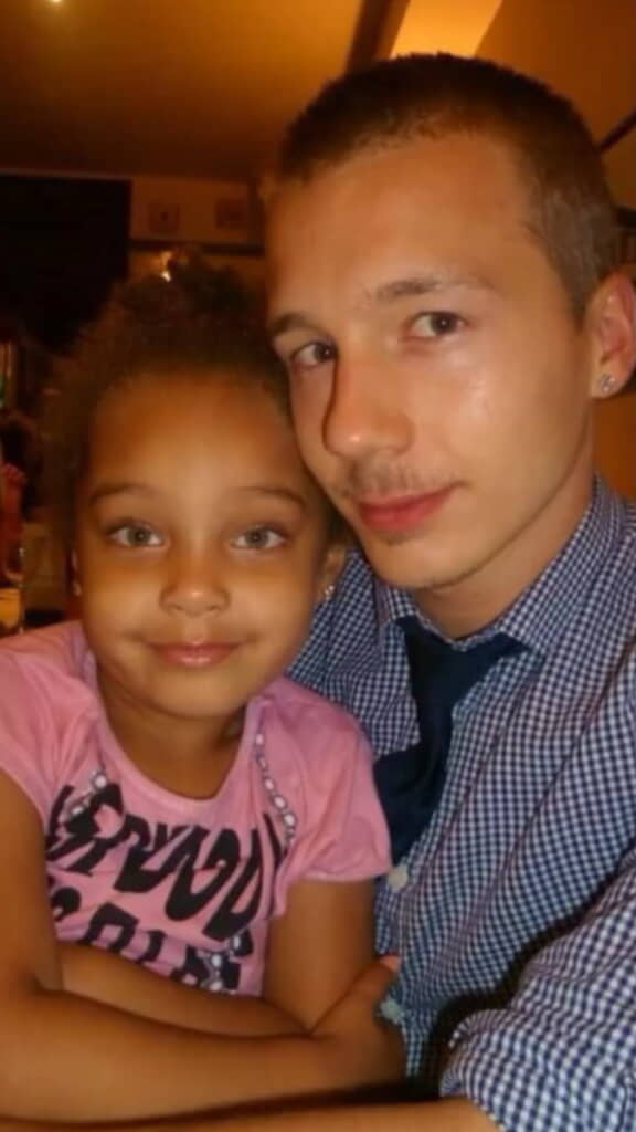 娘への愛情が写真から伝わってくる