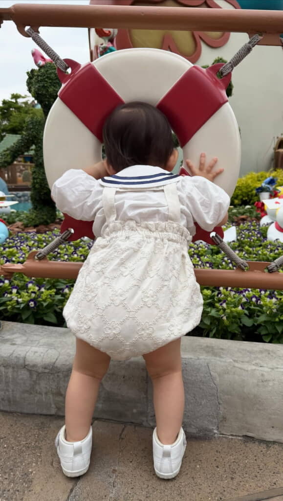 娘さんがのぞいていたものは……