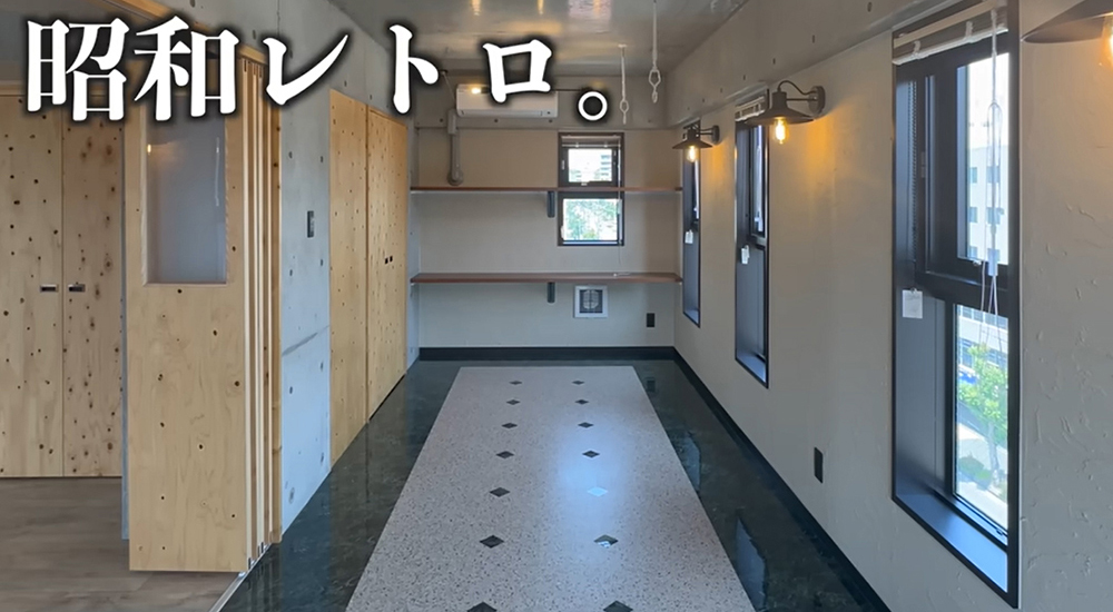 カラオケルームっぽい床