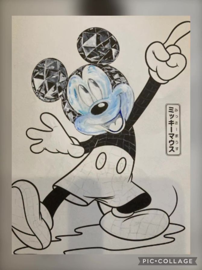 お顔部分を塗って