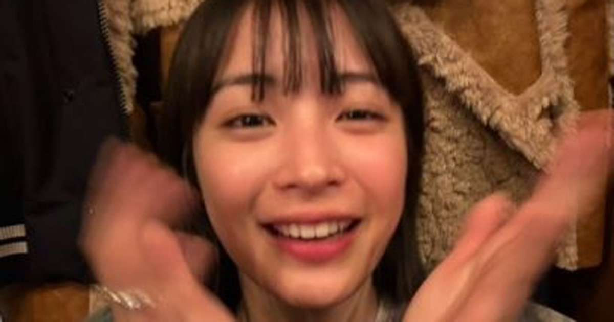 森七菜＆広瀬すずのバースデーショットに……「あれ、、？」「合成??」　まさかの人物に驚きの声（1/3） | エンタメ ねとらぼ