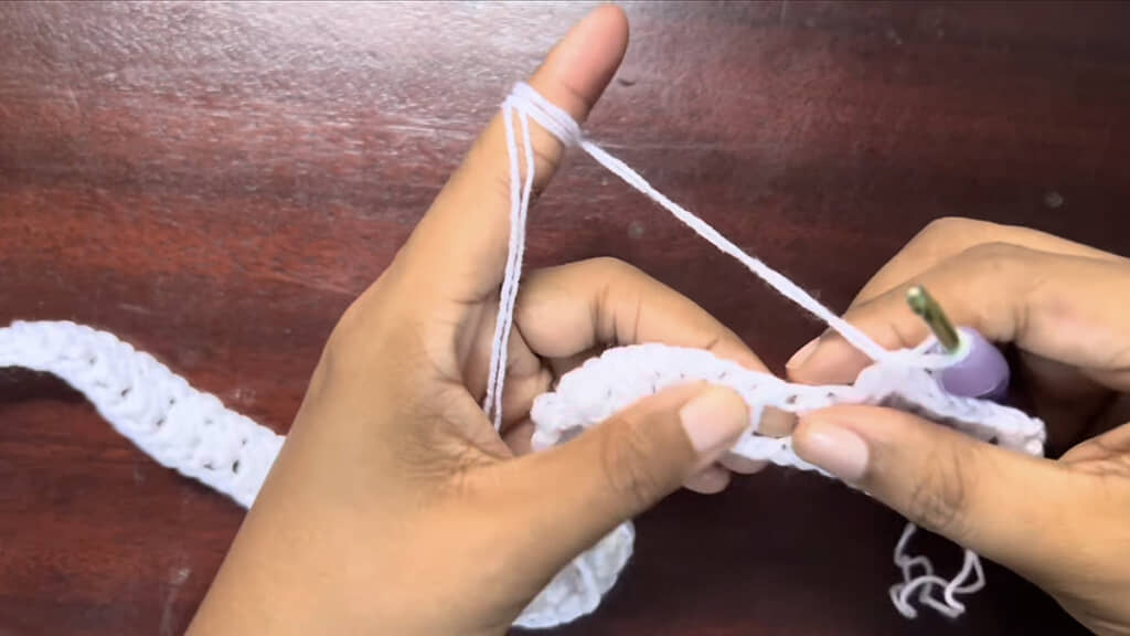 二重鎖編みをひたすら繰り返す