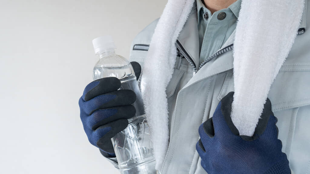 暑い環境で働く人は特に注意（出典：PIXTA）