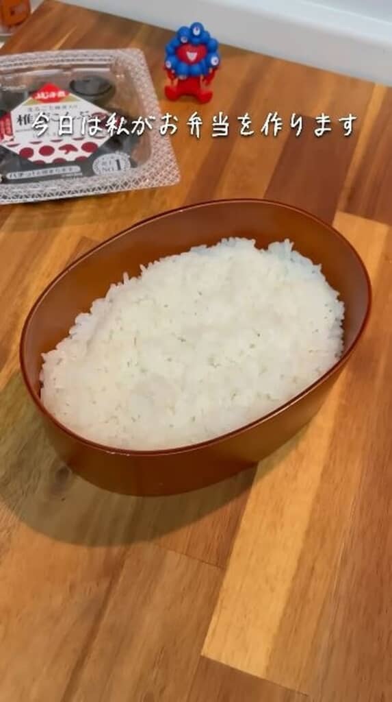 妻が寝込んだため夫が弁当を作ります