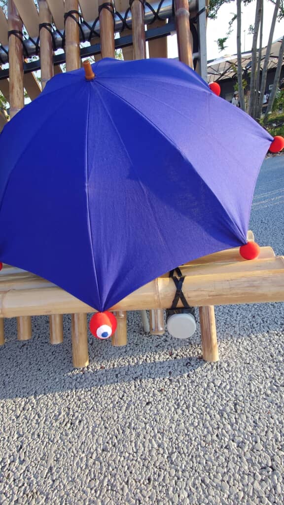 日傘を開いた様子2