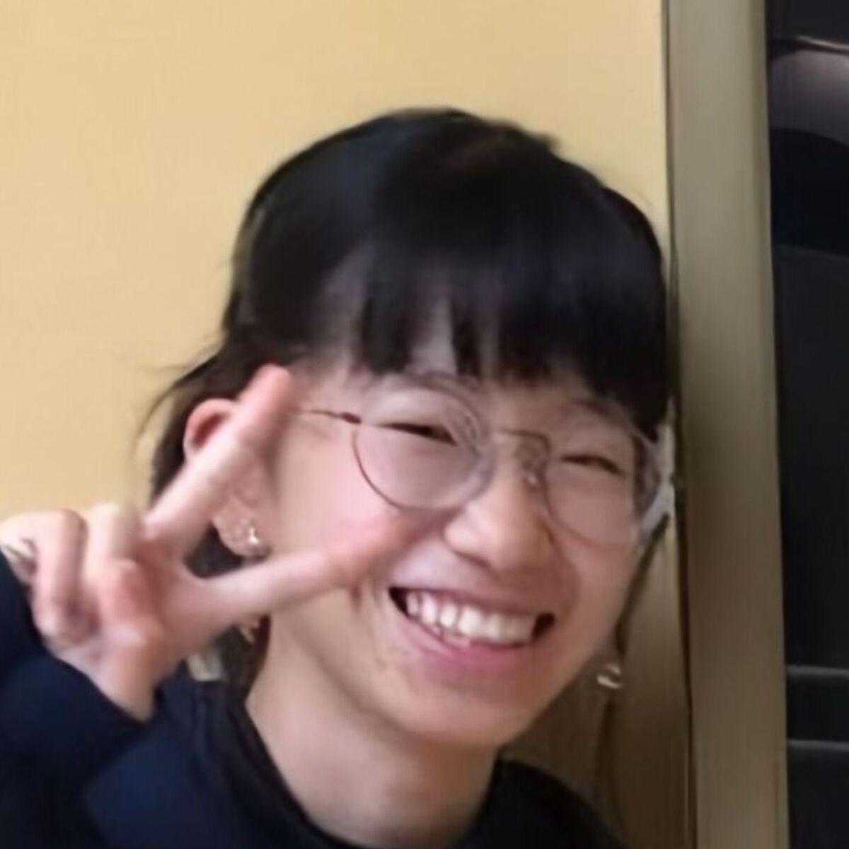 どこかあか抜けない少女→9年後……　必死の努力でつかんだ“現在の姿”に「ホント尊敬」「完璧すぎ」と700万再生 | 美容 ねとらぼ