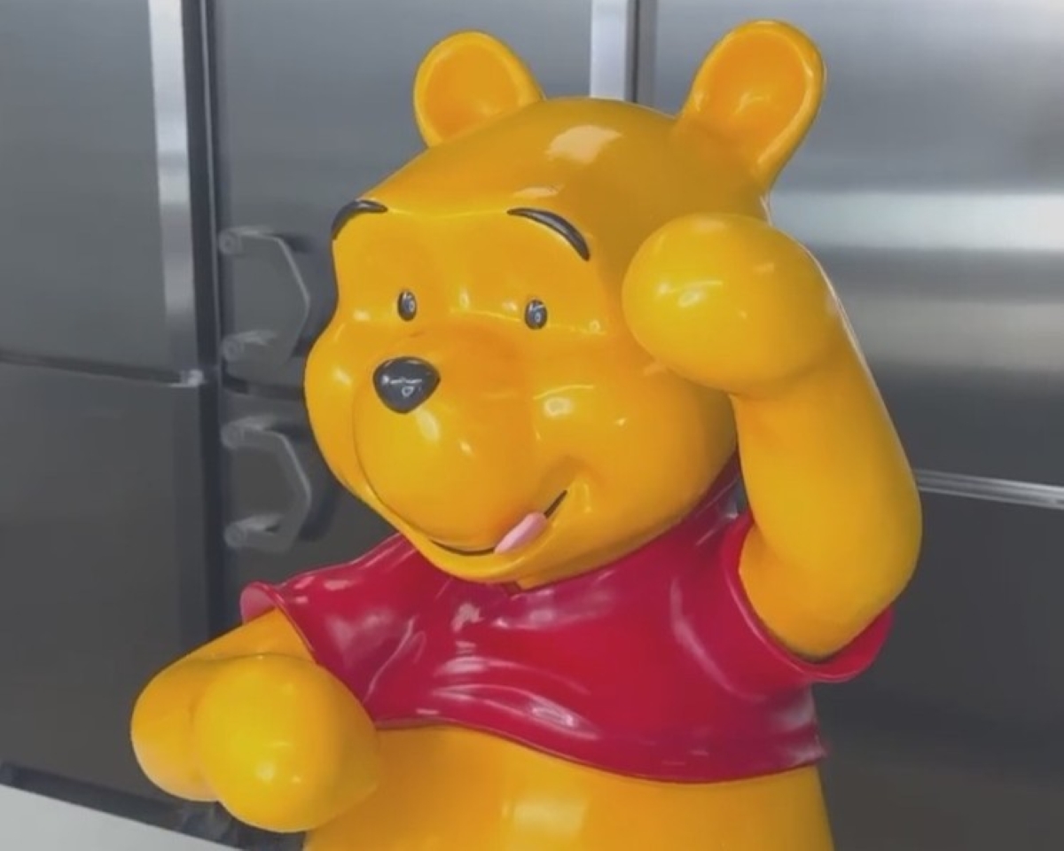 でっかいプーさんのオブジェ→よ～く見ると…… 脳がバグる