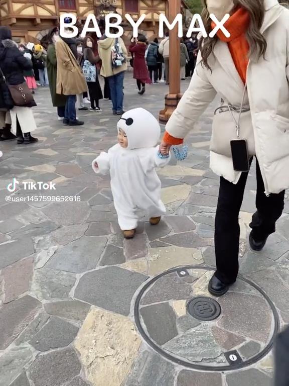 ベイマックスのコスプレ「BABY MAX」
