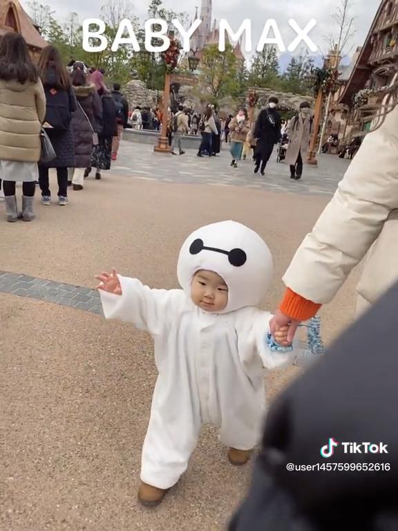 一生懸命歩くベビマックス