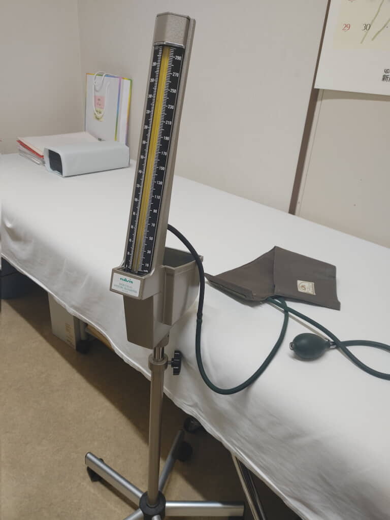 年季の入った水銀式血圧計
