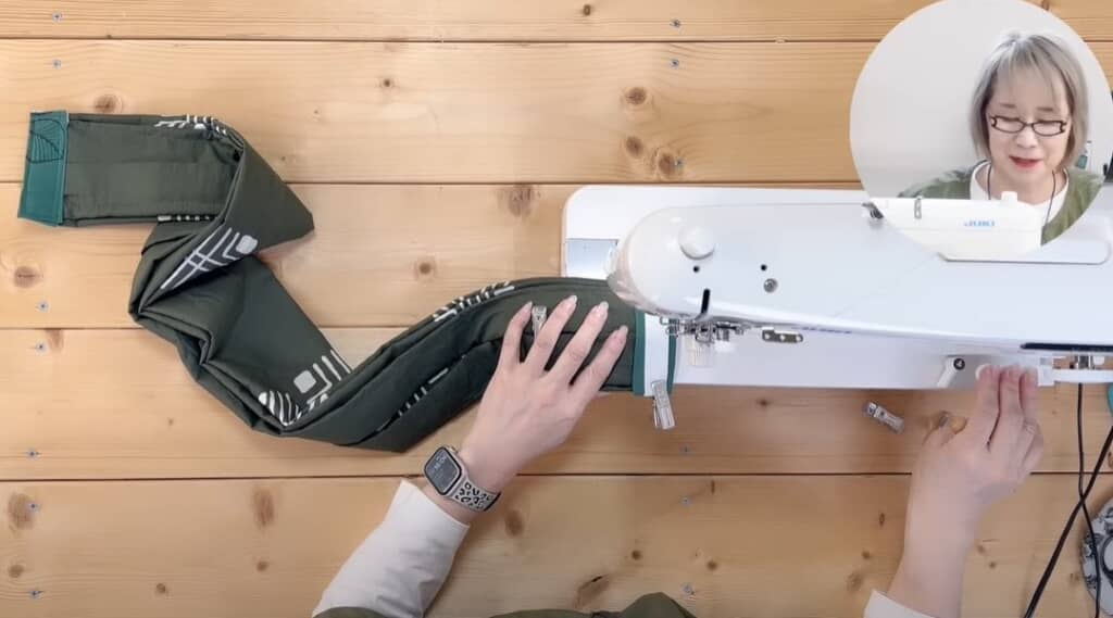 ミシンをかけます