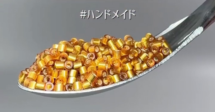 「ヘビしか作れないの？」と言われた女性、夜な夜なビーズをつなげていくと……　まさかの完成品に「本当かと思った」「超絶カッコいい！」（1/3） | ライフスタイル ねとらぼ