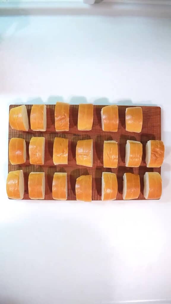 好きな具材を挟みます