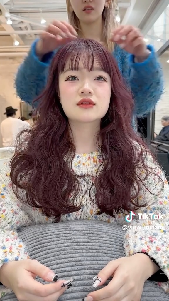 派手すぎず華やかなラベンダーカラーに大変身