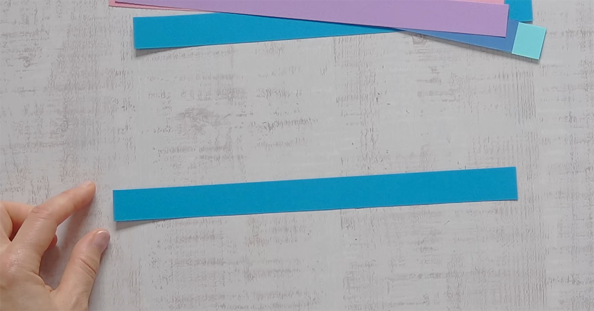 色画用紙を細長くカット→つなげるだけで……　七夕にぴったりな簡単飾りに「早速作りたい」「子どもが喜びそう」（1/3） | ライフスタイル ねとらぼ