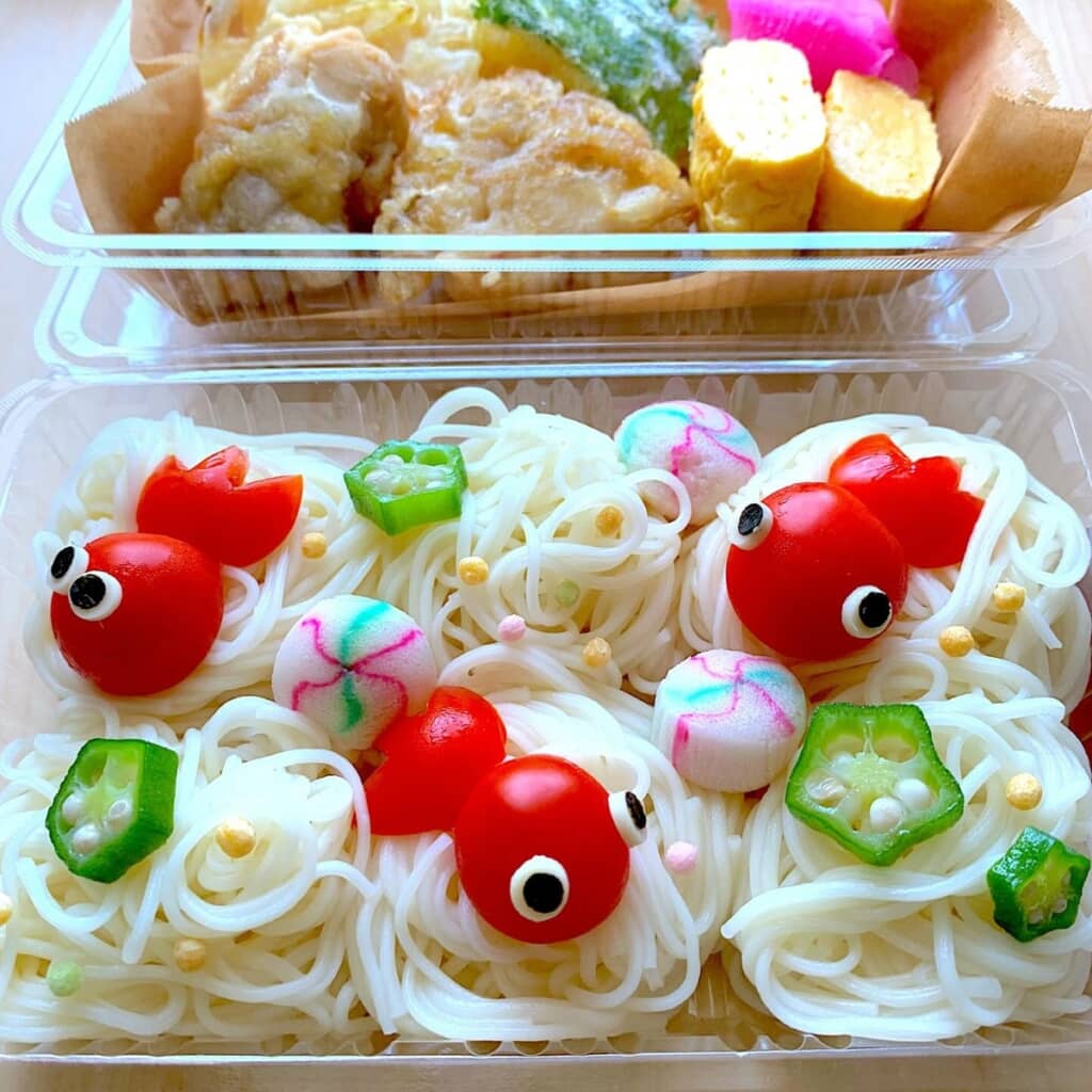 金魚はミニトマトで作っています